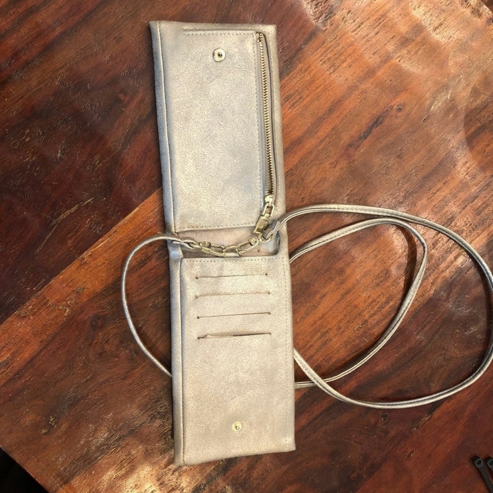 Silver wallet / purse removable strap
